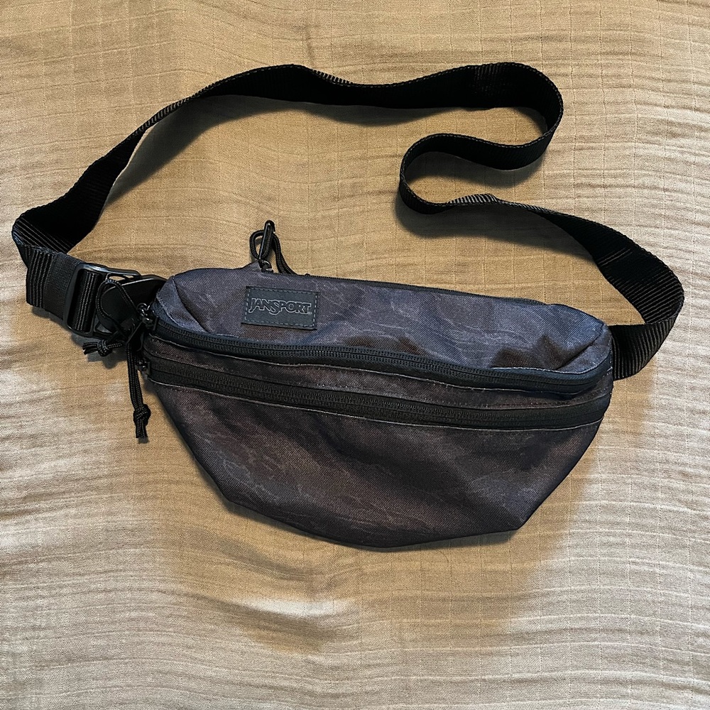 JanSport fanny pack / waist bag. Like new. Grey & black design.